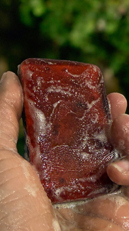 The Glow Duo: White Turmeric & Beetroot Revival Bar

A handcrafted, dual-sided soap designed to gently brighten, soothe, and refresh dull or uneven-looking skin—without stripping moisture.